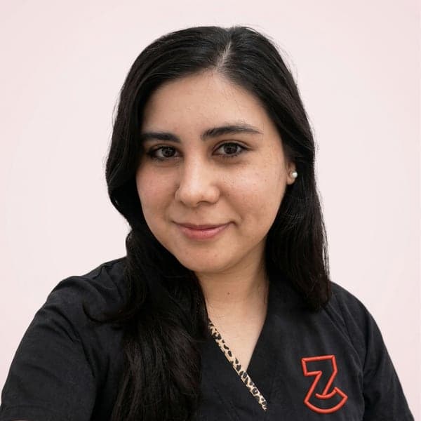 Foto de Rocio Rojas, Prótesis y coronas en Zuro Dental