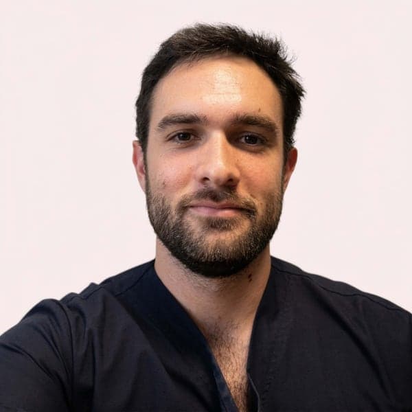 Foto de Patricio Basanta, Prótesis y coronas en Zuro Dental