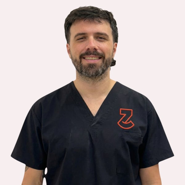 Foto de Gonzalo Miraglia, Prótesis y coronas en Zuro Dental